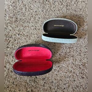 Set Of 2 Eyes Clamshell on Europe Eyeglass Cases White And Purplw